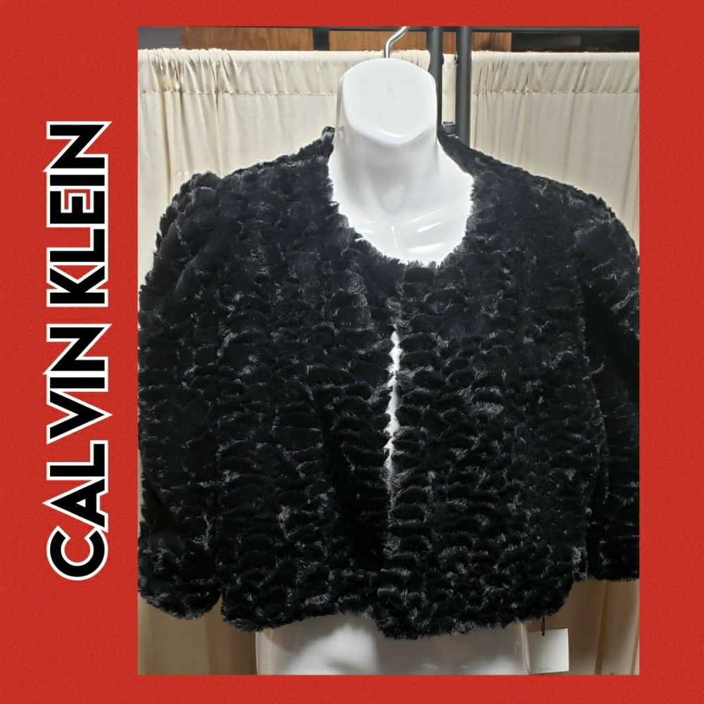 🆕️NWT Stunning Faux Fur Calvin Klein Bolero